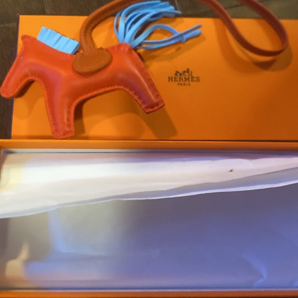 Hermes' bag charm. New condition in the box. - Picture 3 of 3